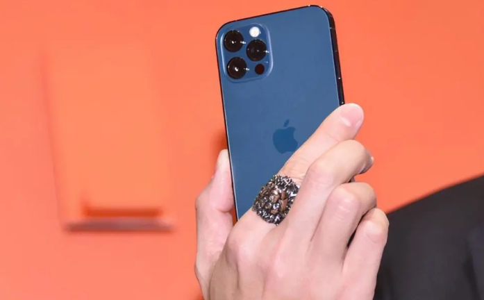 集安苹果手机维修分享iPhone12系列重启方法教程 